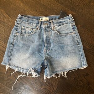 Zara Women's Light Blue Frayed Denim Shorts